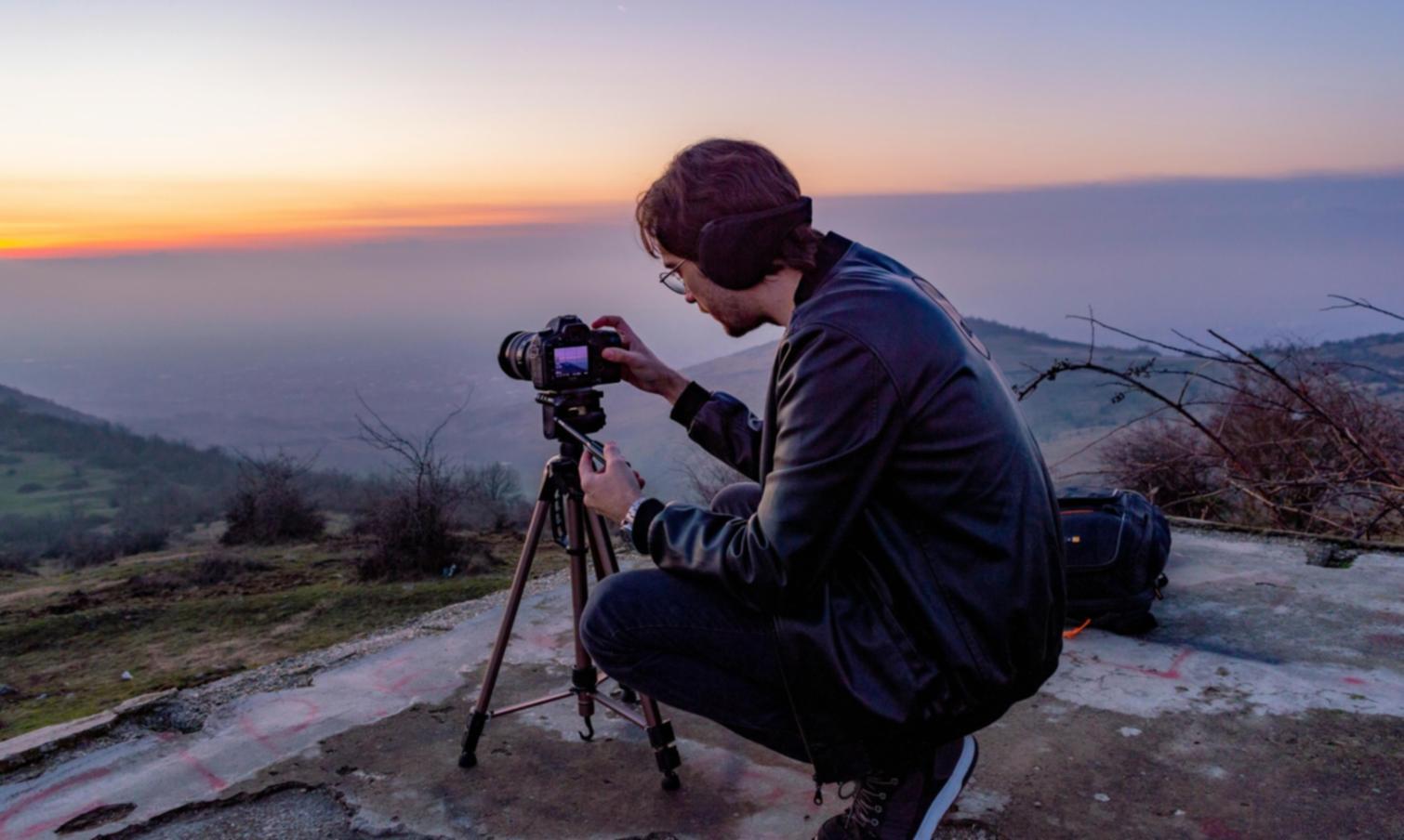 Studio fotografico professionale con attrezzatura avanzata per la formazione pratica